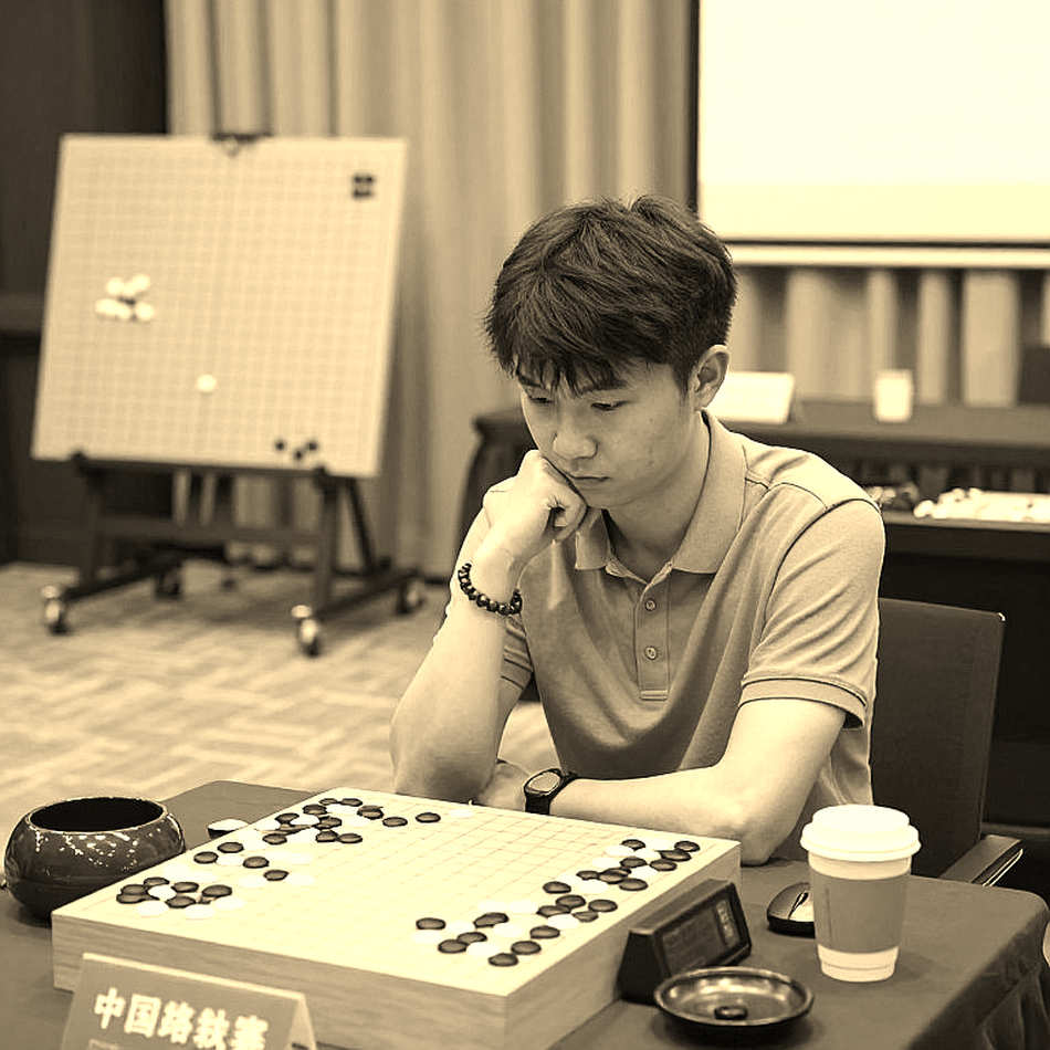 ২৭টি মিনিয়েচার, শূন্য রেটিং: ChessBase Magazine #২২৫-এর খাতা যাচাই
