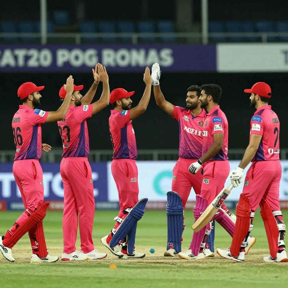শেষ দশ ওভারের নীরবতা: ভুবনেশ্বর কুমার, ৪০০+ রান আর ভারতের ডেথ-বোলিং প্রশ্ন